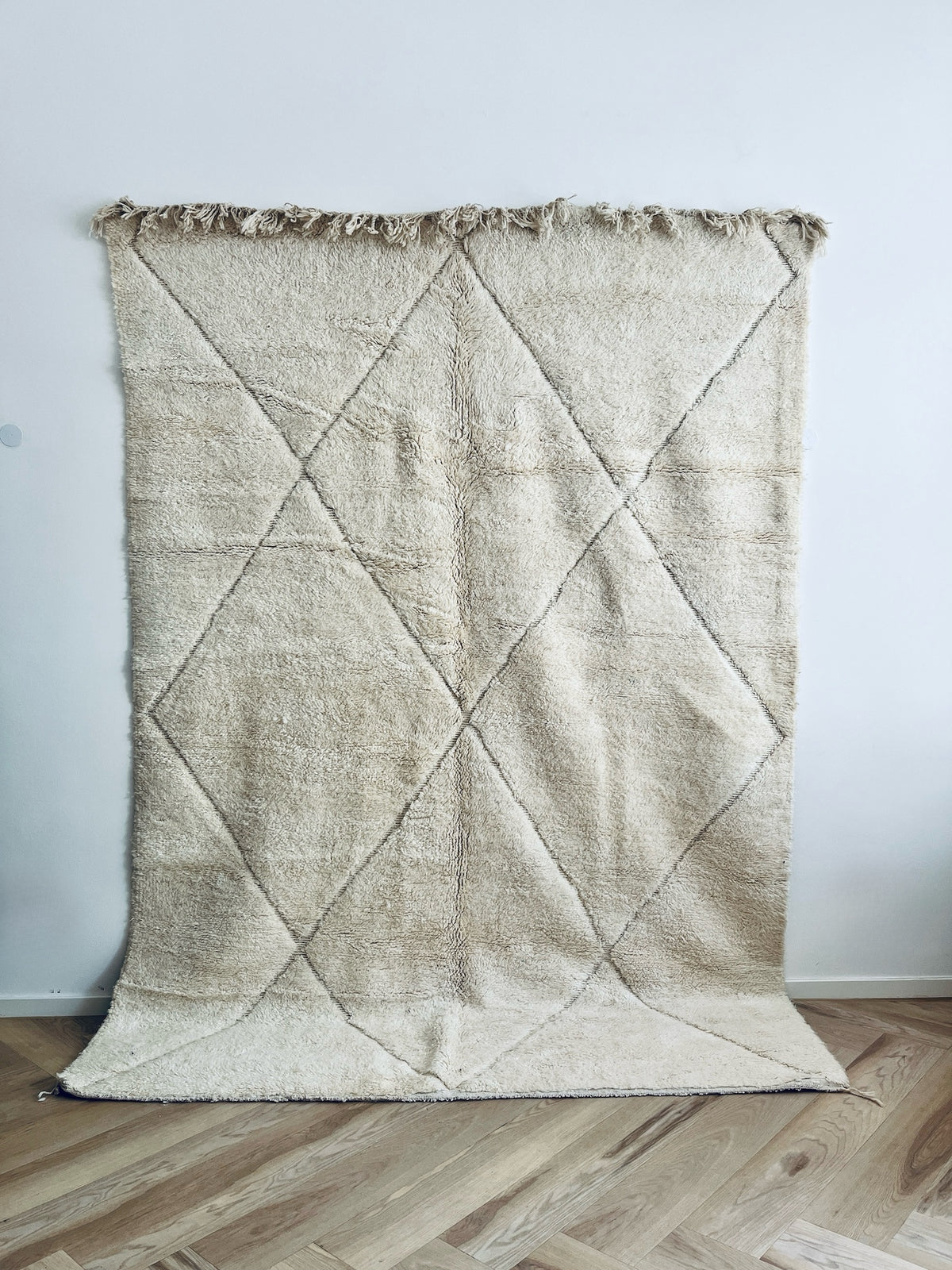 Handgeknüpfter Beni Ourain Berber-Teppich in Beige mit dezentem beigen Muster, 100 % Wolle